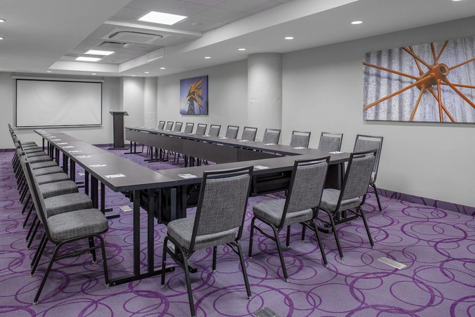 Imagen de los interiores del Hotel Towneplace Suites By Marriott Dallas Downtown. Foto 16