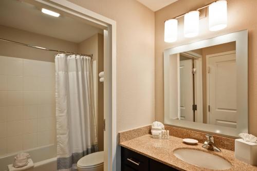 Imagen general del Hotel Towneplace Suites By Marriott Dallas Lewisville. Foto 10