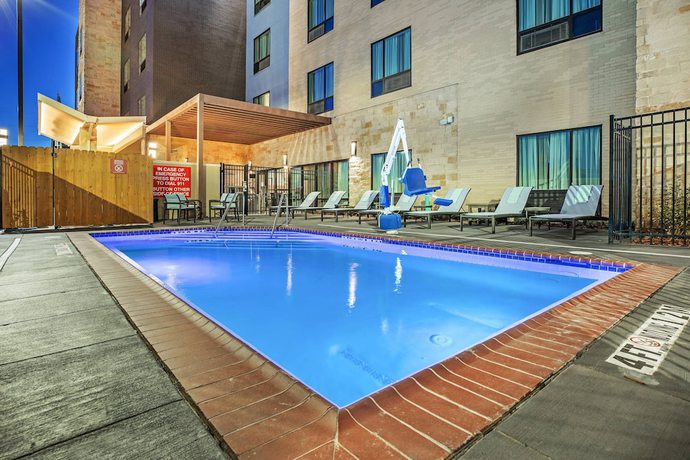 Imagen de la piscina del Hotel Towneplace Suites By Marriott Dallas Plano/richardson. Foto 20