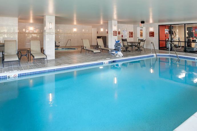 Imagen de la piscina del Hotel Towneplace Suites By Marriott Detroit Troy. Foto 19