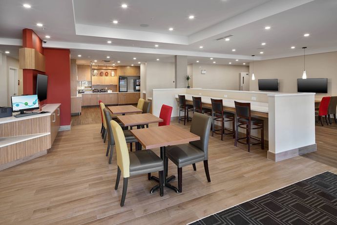 Imagen de los interiores del Hotel Towneplace Suites By Marriott Edmonton Sherwood Park. Foto 17