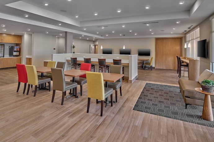 Imagen de los interiores del Hotel Towneplace Suites By Marriott Edmonton Sherwood Park. Foto 18