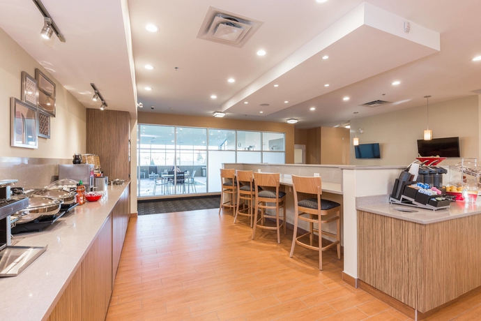 Imagen del bar/restaurante del Hotel Towneplace Suites By Marriott Edmonton South. Foto 2