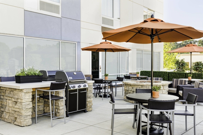 Imagen del bar/restaurante del Hotel Towneplace Suites By Marriott Edmonton South. Foto 3