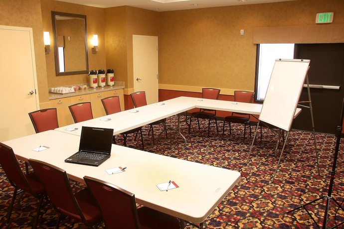 Imagen de los interiores del Hotel Towneplace Suites By Marriott Farmington. Foto 17