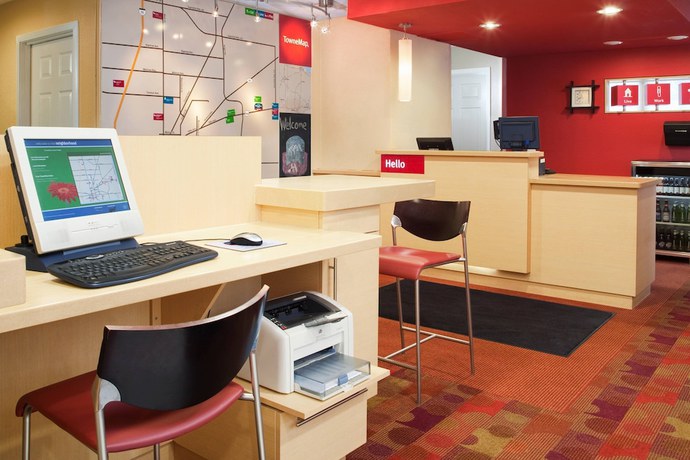 Imagen de los interiores del Hotel Towneplace Suites By Marriott Findlay. Foto 18