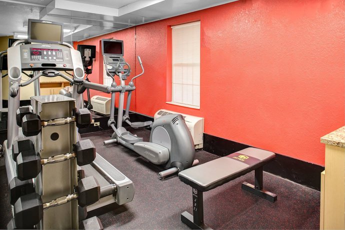Imagen de los interiores del Hotel Towneplace Suites By Marriott Findlay. Foto 20