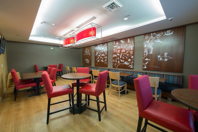 Imagen de los interiores del Hotel Towneplace Suites By Marriott Florence. Foto 17