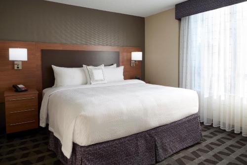 Imagen de la habitación del Hotel Towneplace Suites By Marriott Fort Mcmurray. Foto 7