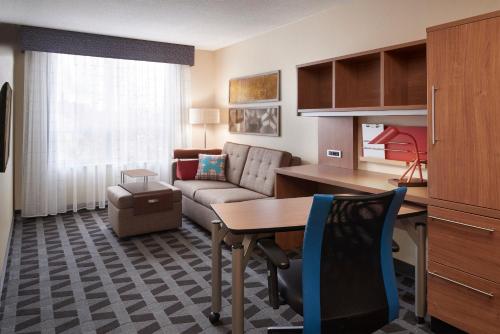Imagen de la habitación del Hotel Towneplace Suites By Marriott Fort Mcmurray. Foto 8