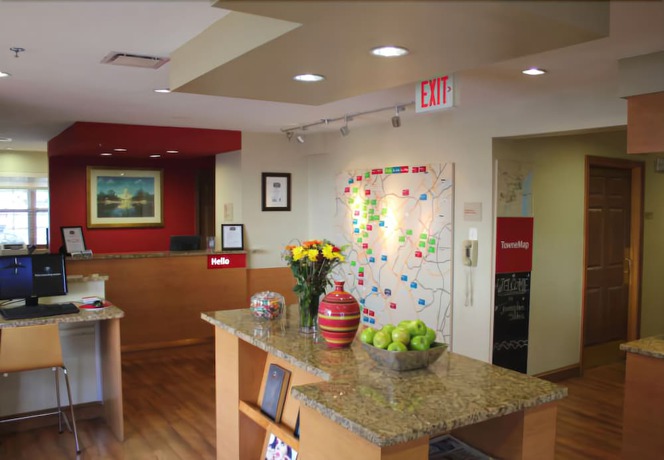 Imagen de los interiores del Hotel Towneplace Suites By Marriott Fort Meade National Business Park. Foto 15