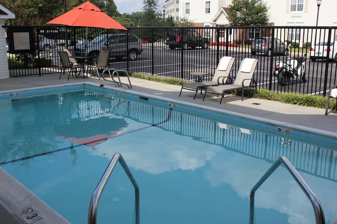 Imagen de la piscina del Hotel Towneplace Suites By Marriott Fort Meade National Business Park. Foto 19