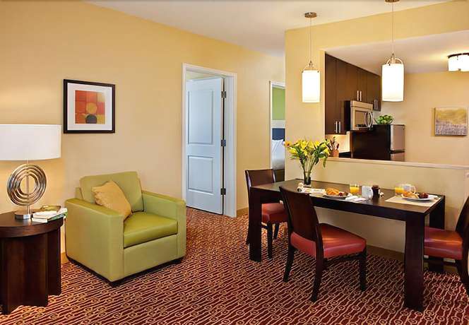 Imagen de la habitación del Hotel Towneplace Suites By Marriott Fort Myers Estero. Foto 15