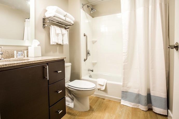 Imagen de la habitación del Hotel Towneplace Suites By Marriott Gilford. Foto 7