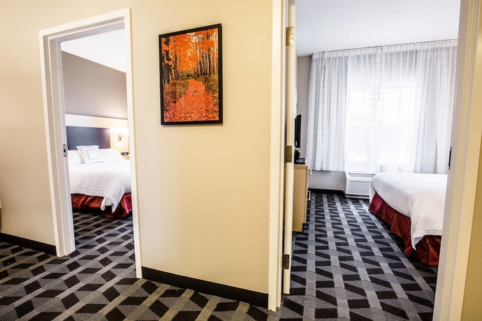 Imagen de la habitación del Hotel Towneplace Suites By Marriott Gilford. Foto 11