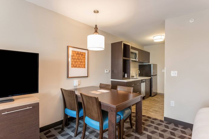 Imagen de la habitación del Hotel Towneplace Suites By Marriott Greensboro Coliseum Area. Foto 6