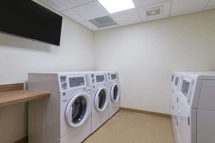 Imagen de los interiores del Hotel Towneplace Suites By Marriott Hays. Foto 20