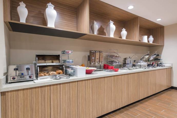 Imagen del bar/restaurante del Hotel Towneplace Suites By Marriott Hays. Foto 7
