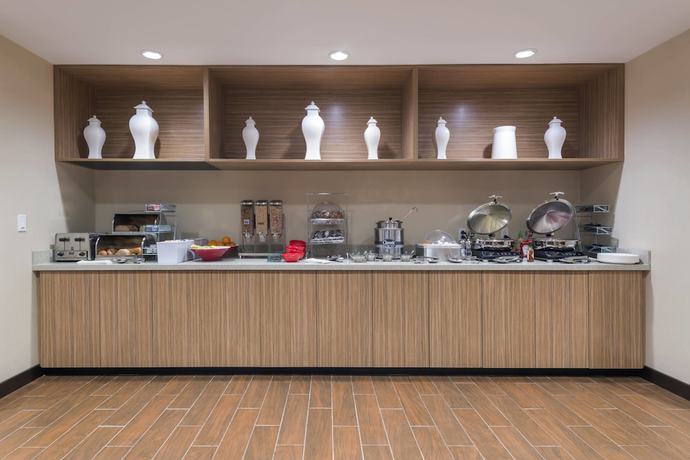 Imagen del bar/restaurante del Hotel Towneplace Suites By Marriott Hays. Foto 10