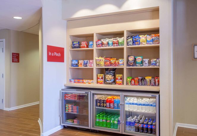Imagen de los interiores del Hotel Towneplace Suites By Marriott Huntsville. Foto 12
