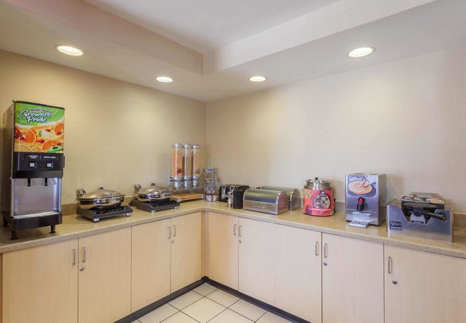 Imagen del bar/restaurante del Hotel Towneplace Suites By Marriott Huntsville. Foto 5