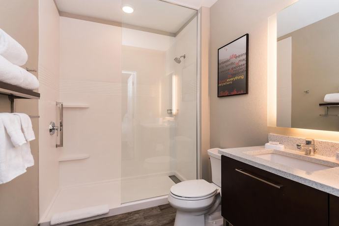Imagen de la habitación del Hotel Towneplace Suites By Marriott Irvine Lake Forest. Foto 8
