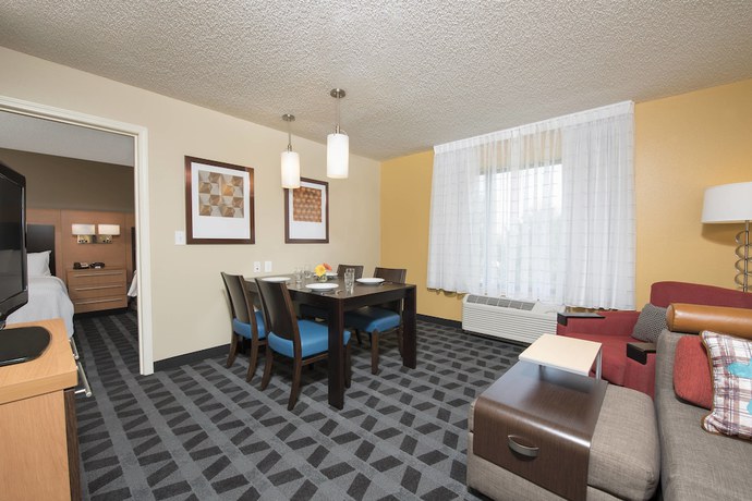 Imagen de la habitación del Hotel Towneplace Suites By Marriott Kalamazoo. Foto 9