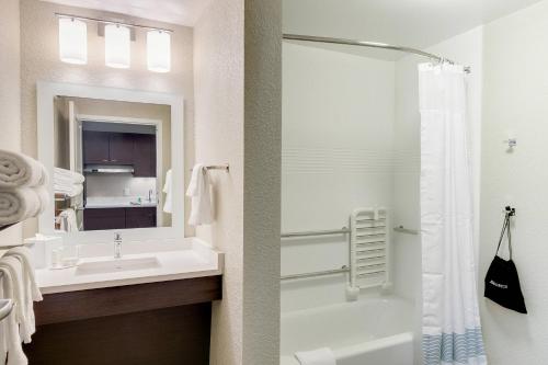 Imagen de la habitación del Hotel Towneplace Suites By Marriott Kansas City Liberty. Foto 17