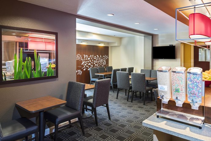 Imagen de los interiores del Hotel Towneplace Suites By Marriott Kennesaw. Foto 15