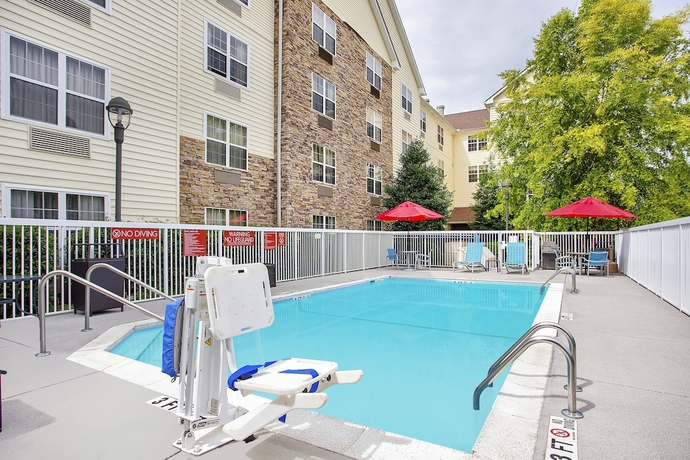Imagen de la piscina del Hotel Towneplace Suites By Marriott Knoxville Cedar Bluff. Foto 19