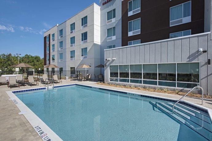 Imagen de la piscina del Hotel Towneplace Suites By Marriott Lakeland. Foto 20