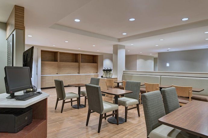 Imagen de los interiores del Hotel Towneplace Suites By Marriott Lakeland. Foto 16