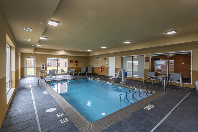 Imagen de la piscina del Hotel Towneplace Suites By Marriott Lexington Keeneland/airport. Foto 19