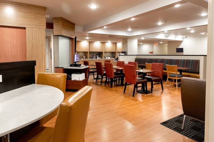 Imagen del bar/restaurante del Hotel Towneplace Suites By Marriott Louisville Airport. Foto 2