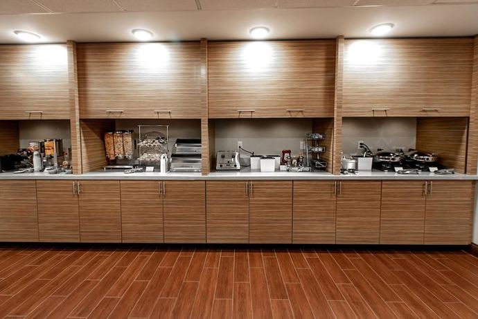 Imagen del bar/restaurante del Hotel Towneplace Suites By Marriott Louisville Airport. Foto 3