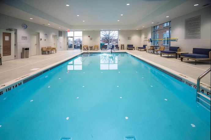 Imagen de la piscina del Hotel Towneplace Suites By Marriott Louisville Downtown. Foto 20