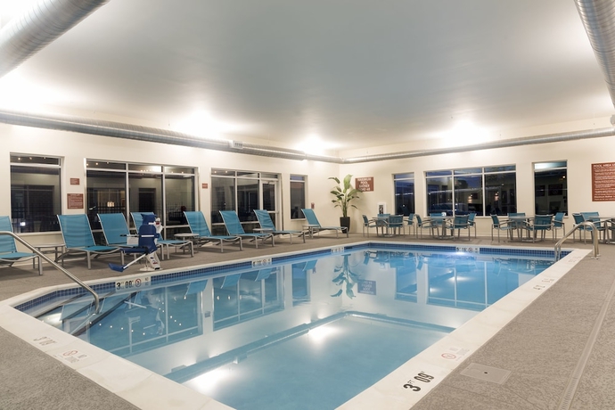 Imagen de la piscina del Hotel Towneplace Suites By Marriott Louisville North. Foto 19