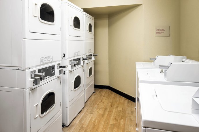 Imagen de los interiores del Hotel Towneplace Suites By Marriott Milpitas. Foto 9