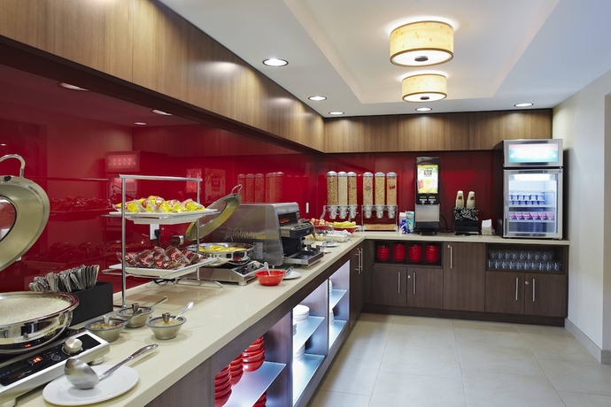Imagen del bar/restaurante del Hotel Towneplace Suites By Marriott Mississauga-arpt Corp Ctr. Foto 3