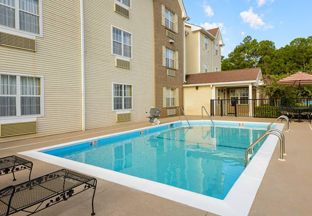 Imagen de la piscina del Hotel Towneplace Suites By Marriott Mobile. Foto 10