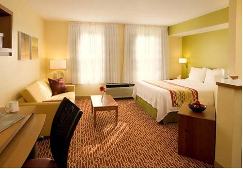 Imagen de la habitación del Hotel Towneplace Suites By Marriott Newark Silicon Valley. Foto 5