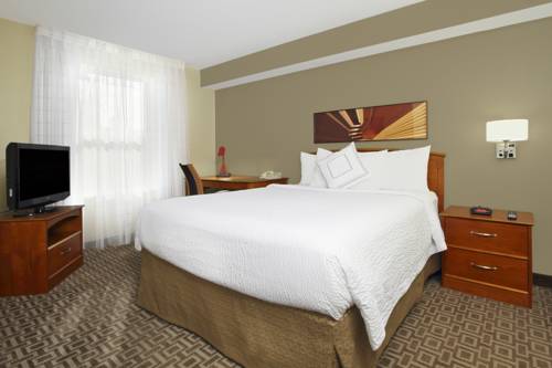 Imagen de la habitación del Hotel Towneplace Suites By Marriott Newark Silicon Valley. Foto 9