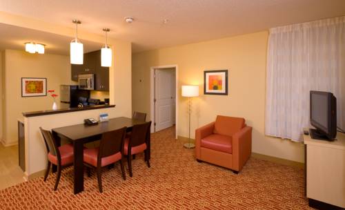 Imagen de la habitación del Hotel Towneplace Suites By Marriott Omaha West. Foto 3