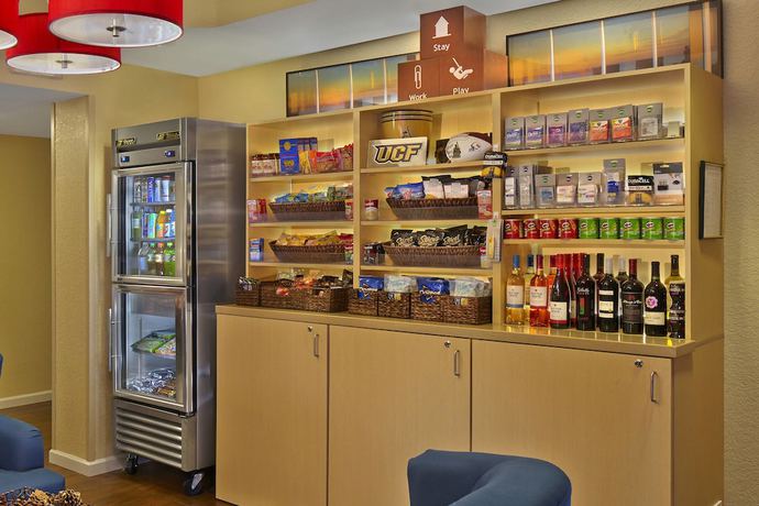 Imagen de los interiores del Hotel Towneplace Suites By Marriott Orlando East/ucf Area. Foto 19