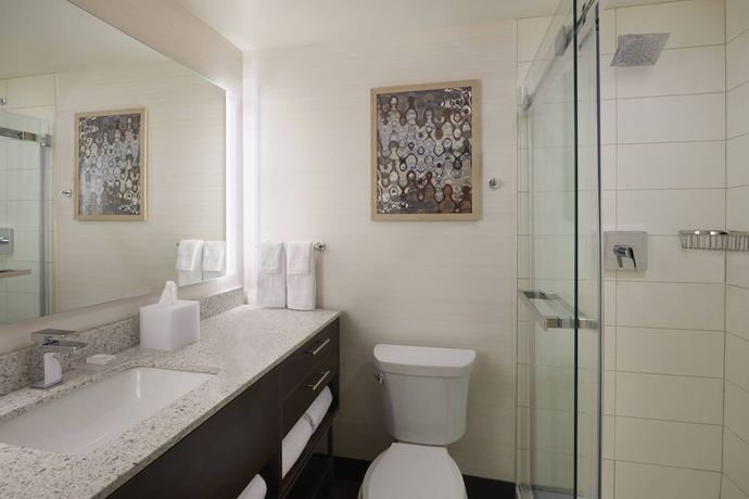 Imagen de la habitación del Hotel Towneplace Suites By Marriott Oshawa. Foto 6