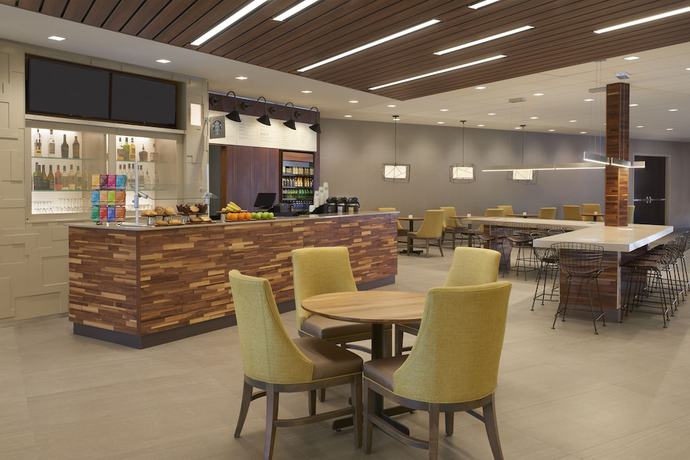 Imagen del bar/restaurante del Hotel Towneplace Suites By Marriott Oshawa. Foto 2