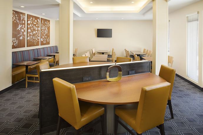 Imagen de los interiores del Hotel Towneplace Suites By Marriott Phoenix Goodyear. Foto 11