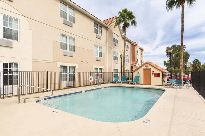 Imagen de la piscina del Hotel Towneplace Suites By Marriott Phoenix North. Foto 16