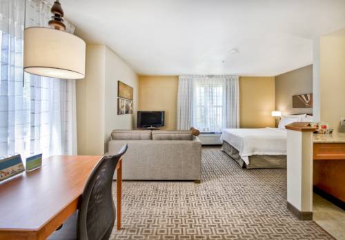 Imagen de la habitación del Hotel Towneplace Suites By Marriott Raleigh Cary-weston Parkway. Foto 11