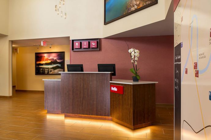 Imagen de los interiores del Hotel Towneplace Suites By Marriott Red Deer. Foto 5